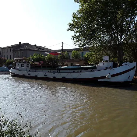 Risico Bateau-hôtel *