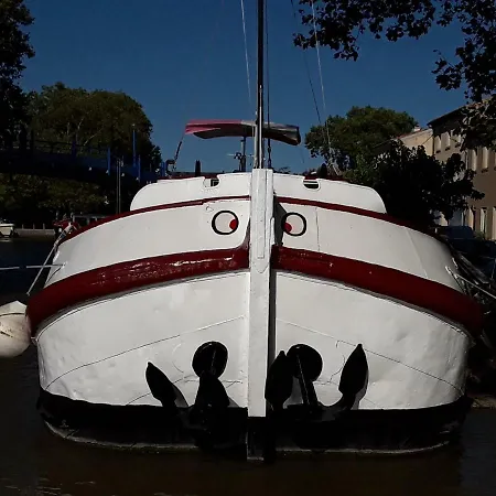 Bateau-hôtel Risico *